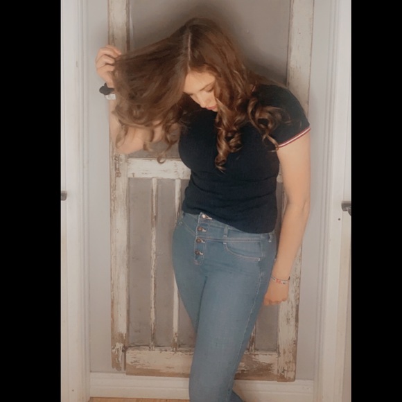 Hollister High-Rise Super Skinny Jeans (no holes) - Picture 2 of 7